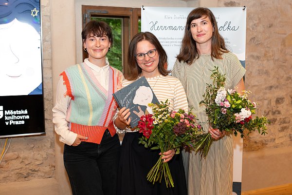 Anička Fialová, Klára Dvořáková a Linda Marková